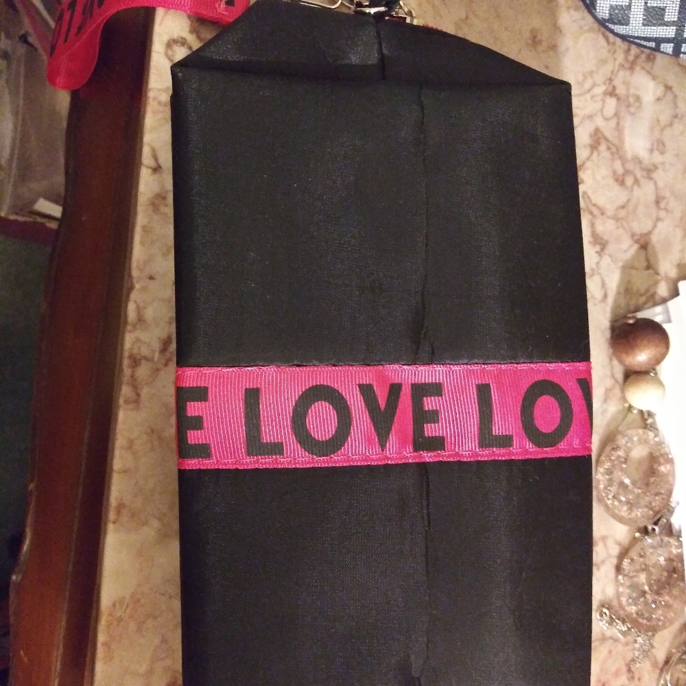 Makeup bag
